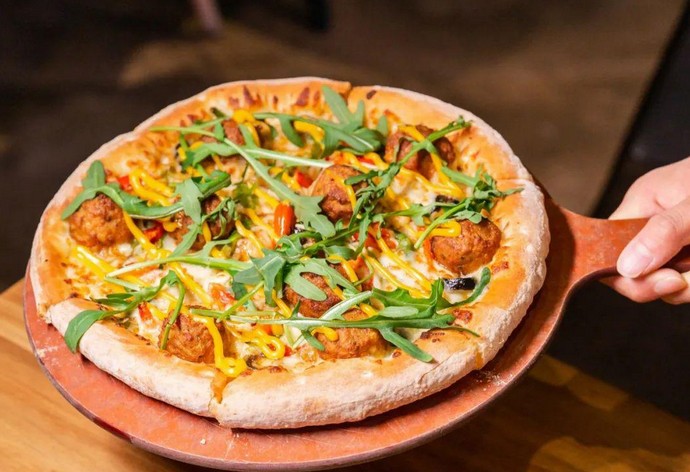 人造肉披萨来了!棒约翰比萨推出未来肉比萨套餐