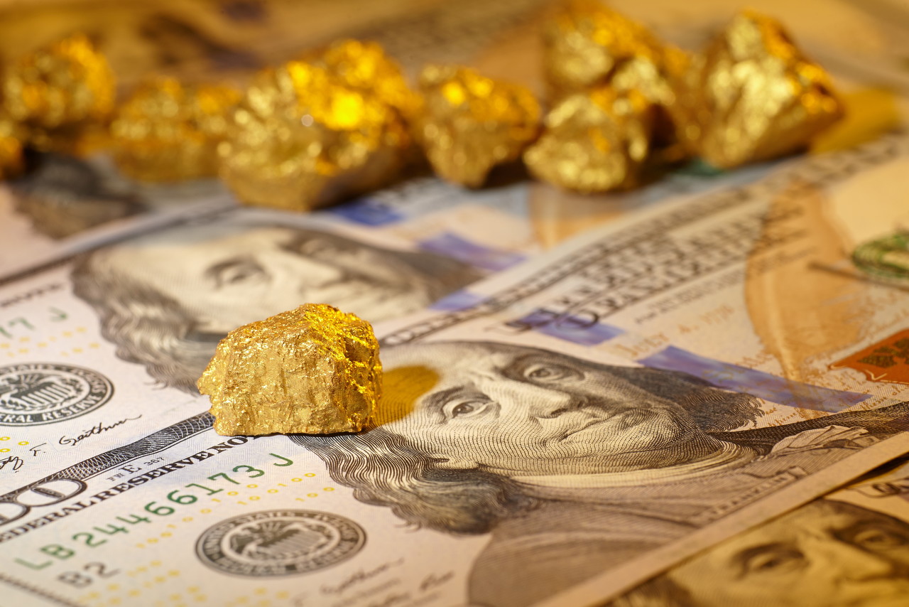 美元美股尝试反弹 现货黄金吸引力降低