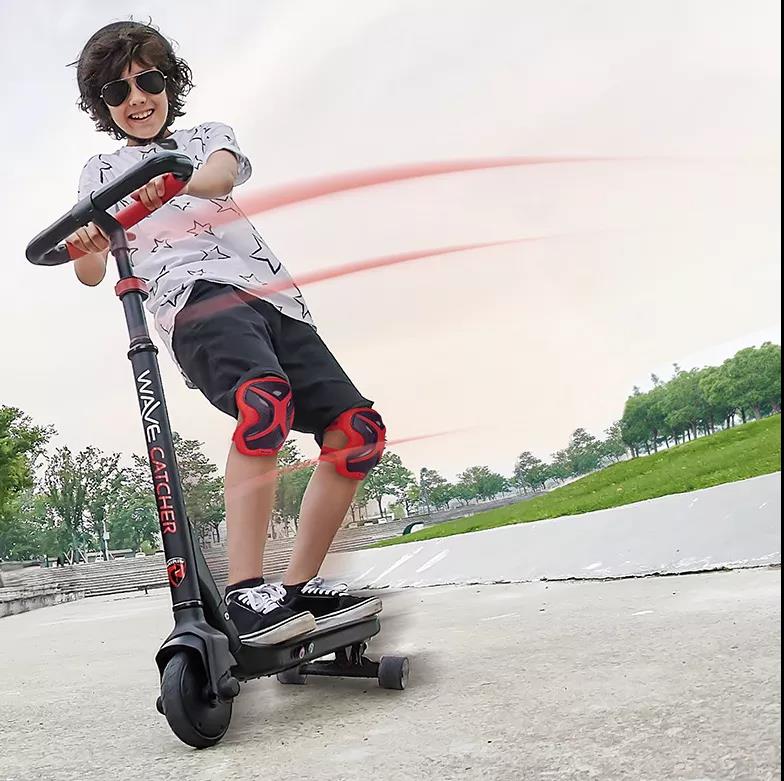 rollpaly儿童电动滑板车:冲浪板和电力结合一体,车把折叠可收纳