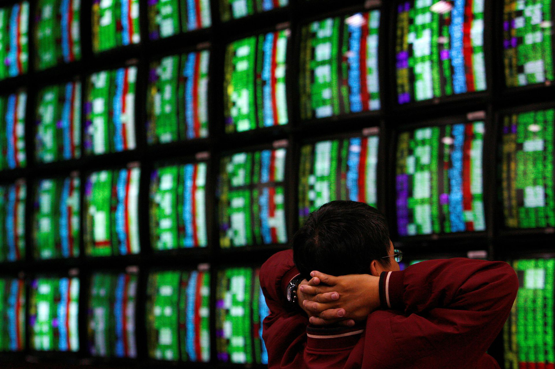 【聚焦美股】美国通胀警报“惊吓”全球股市 华尔街股市引领全球暴跌！
