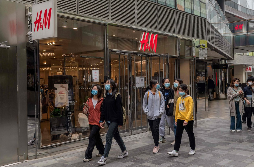 H&M抵制新疆棉的代价：损失7400万美元 销售额下降28%！