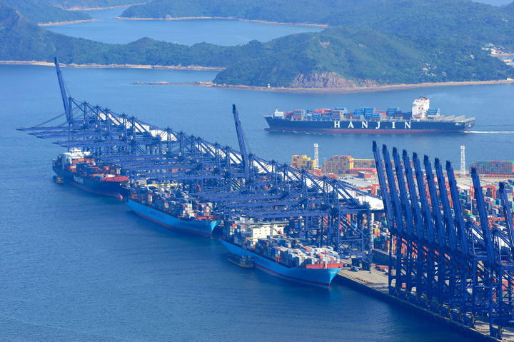 国际集装箱被挤崩了 宁波港价格飙升77%！今年圣诞礼物悬了！