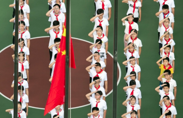“減負(fù)”引發(fā)教育股大崩盤(pán) “被資本劫持”的行業(yè)終改革！