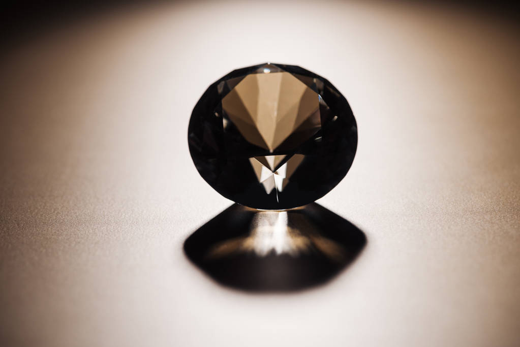 南非开采的巨型钻石 将以2.6亿元出售