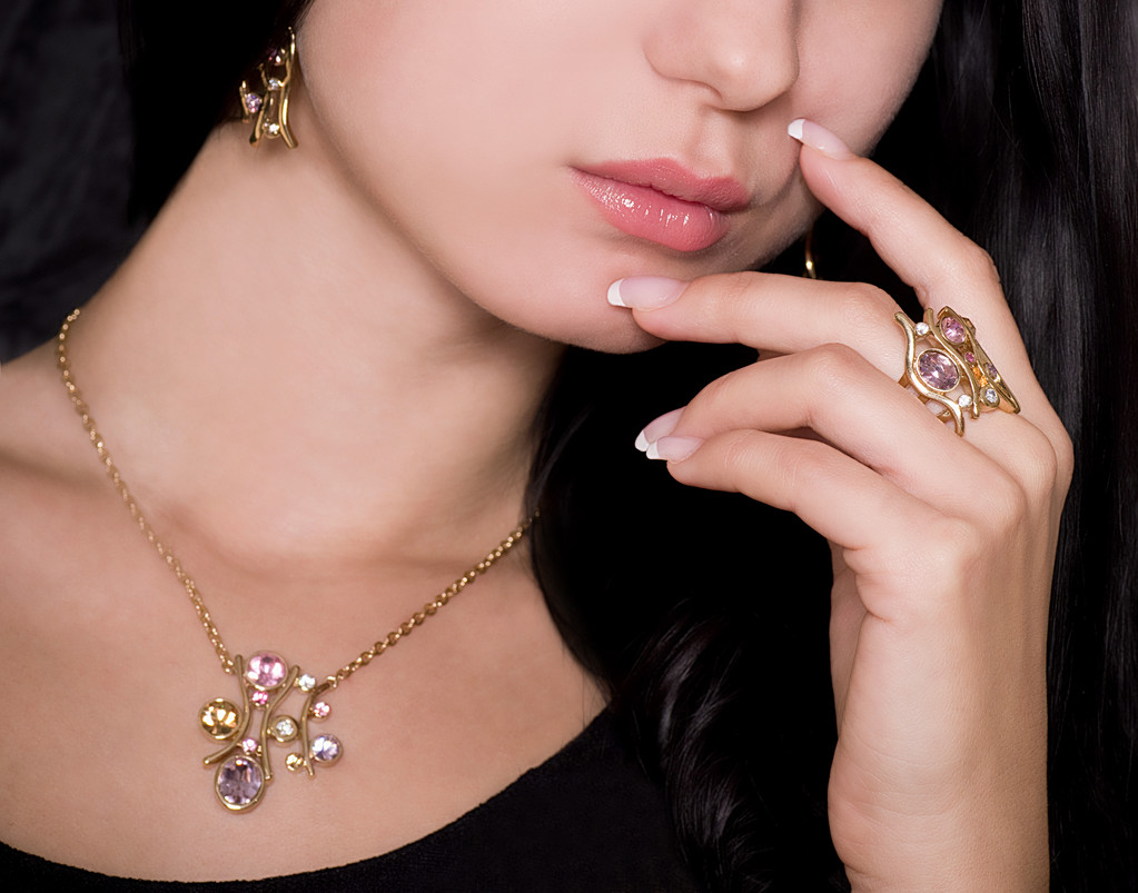 瑞士珠宝设计师Suzanne Syz 推出珠宝最新作品