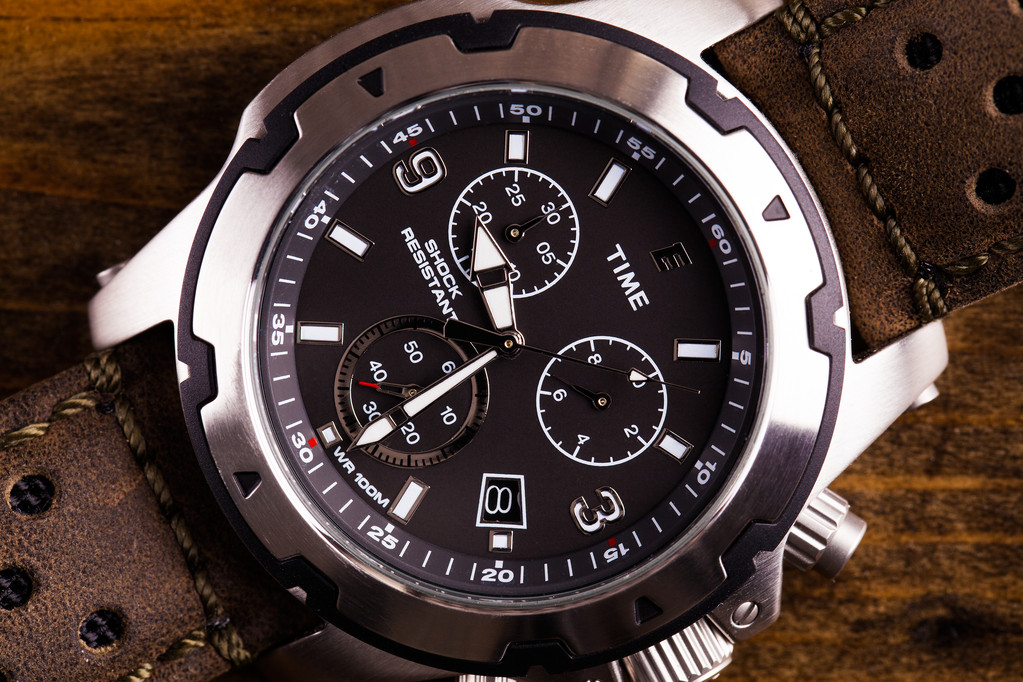 卡西欧MT-G系列再增一枚轻量级腕表
