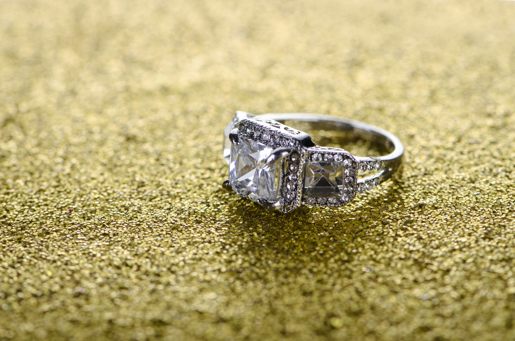 重达20.05克拉的钻石戒指以162万澳元的破纪录价格售出