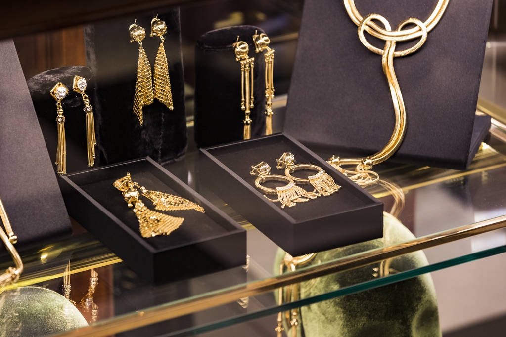 Titan Company第三季度珠宝业务涨幅超70%