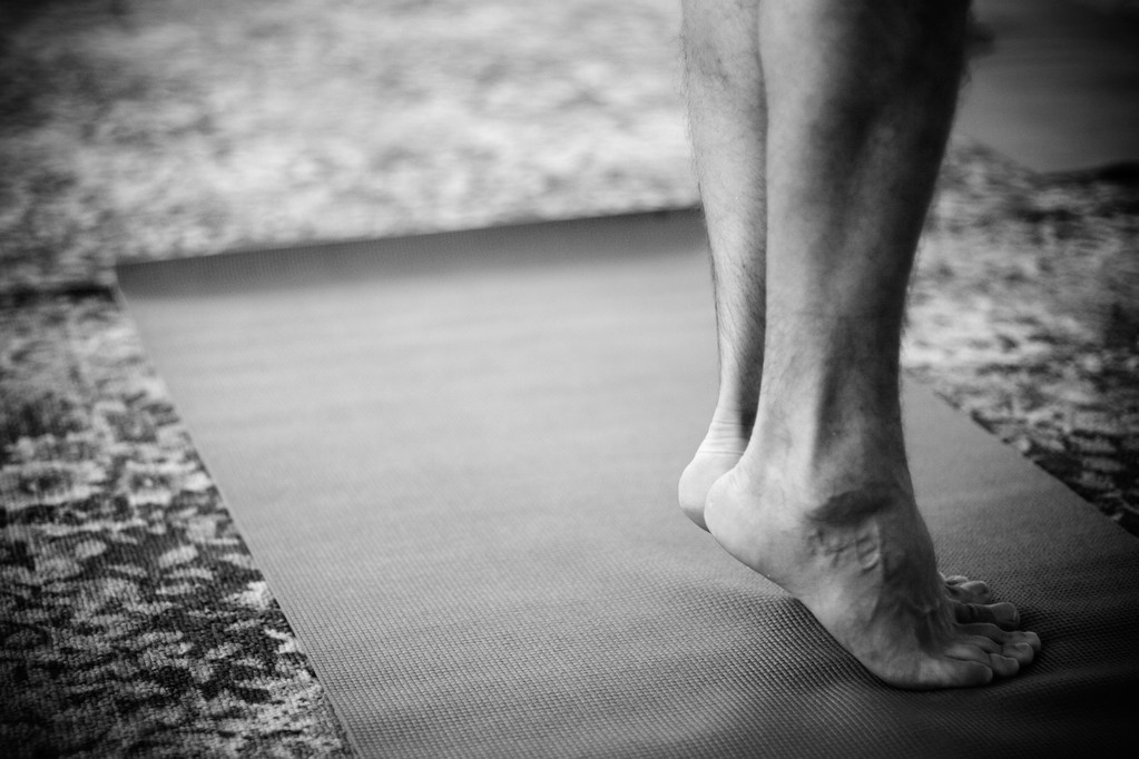 广州一男子在小年夜晚上练瑜伽时突发骨折