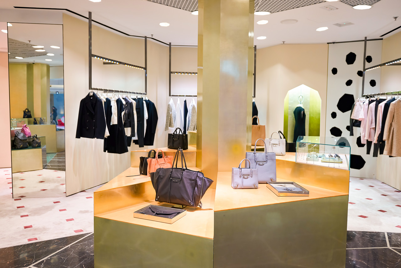 广州本土服饰品牌UNCUT与买手店CLICHE合作推出联名新品套装系列