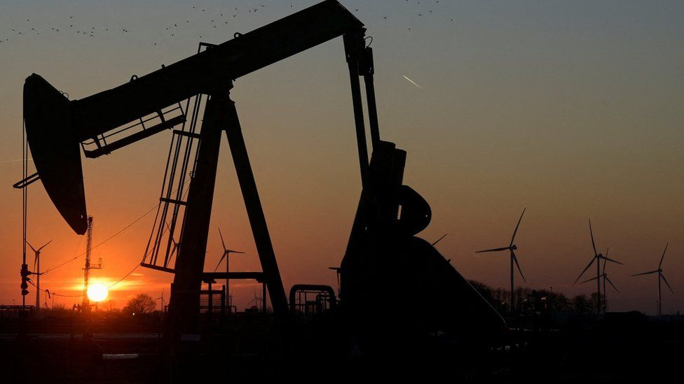 布伦特原油期货价格暴跌17% OPEC要“反水” 俄石油影响力衰退？