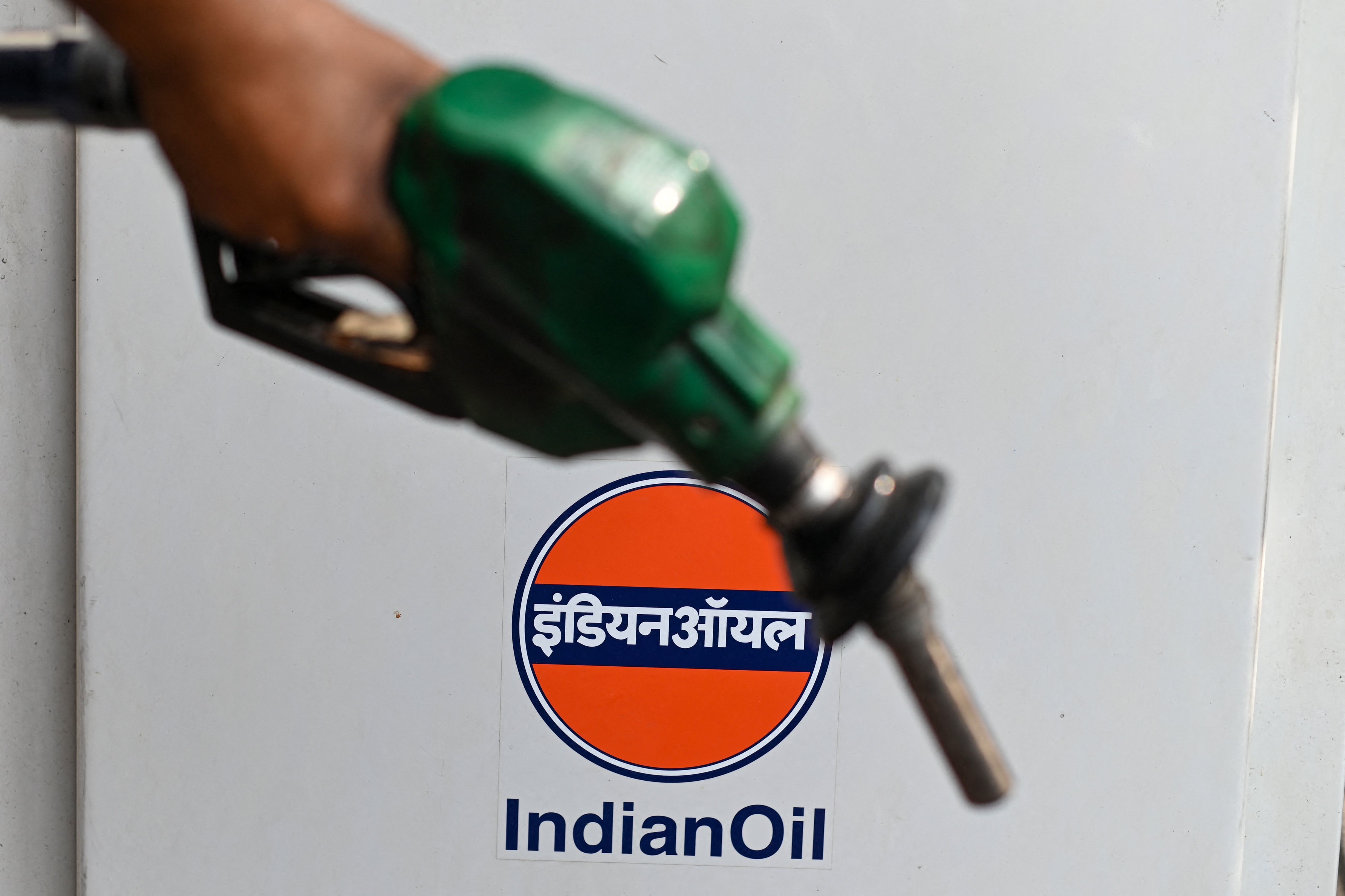 印度将购买打折俄罗斯石油 世界正在慢慢对美国失去信任！