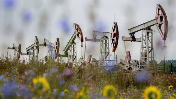 西方国家都醒醒吧！石油交易商警告：今年油价可能突破200美元！
