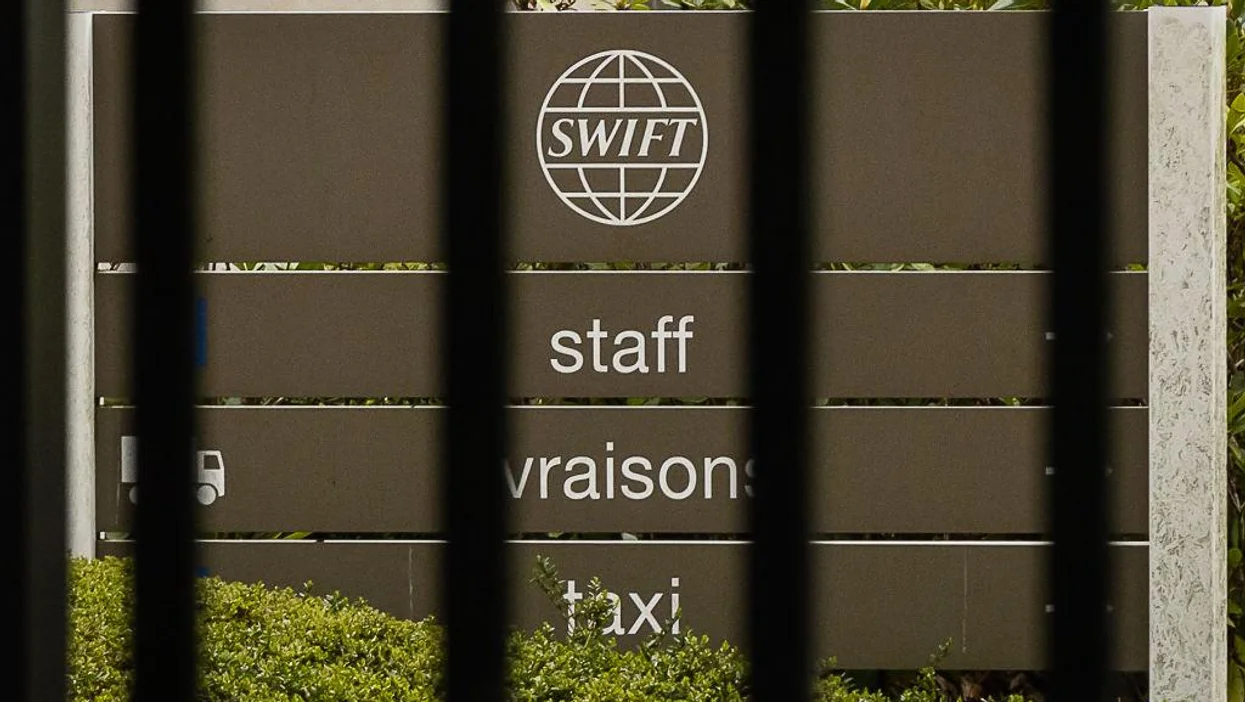 为什么说中国支付系统CIPS不是SWIFT的替代者 而是美元的噩梦?