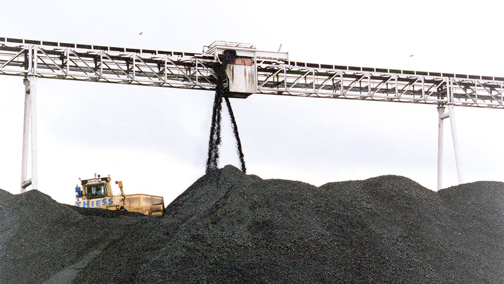 首批人民币支付的俄罗斯煤炭即将“到货” 用美元付款“不香了”