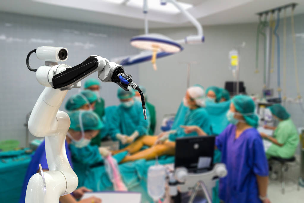 福建省首例临床机器人手术顺利进行