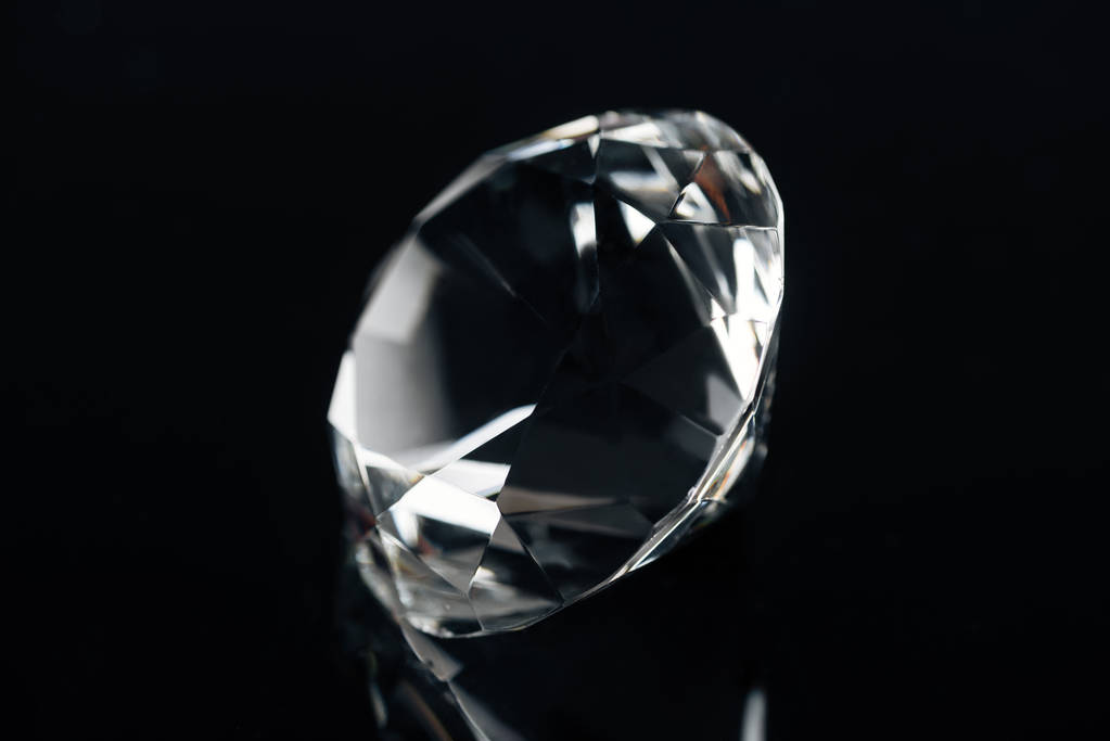 印度一男子发现一颗26.11克拉的钻石 政府表示出售钻石所得归发现者