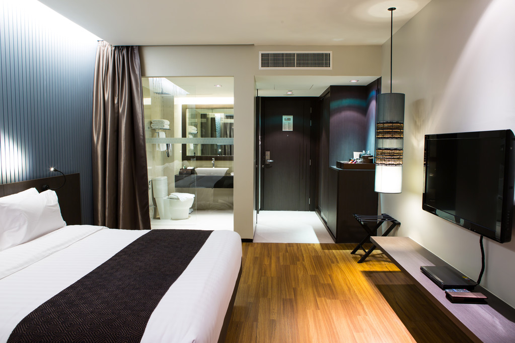 广州南丰朗豪酒店推出798城市景豪华大床房1间夜套餐