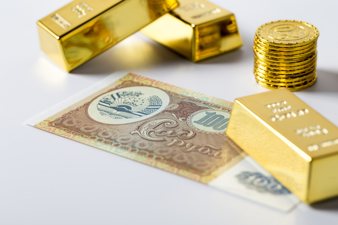 乌东地区冲突激烈现货黄金蓄力向上