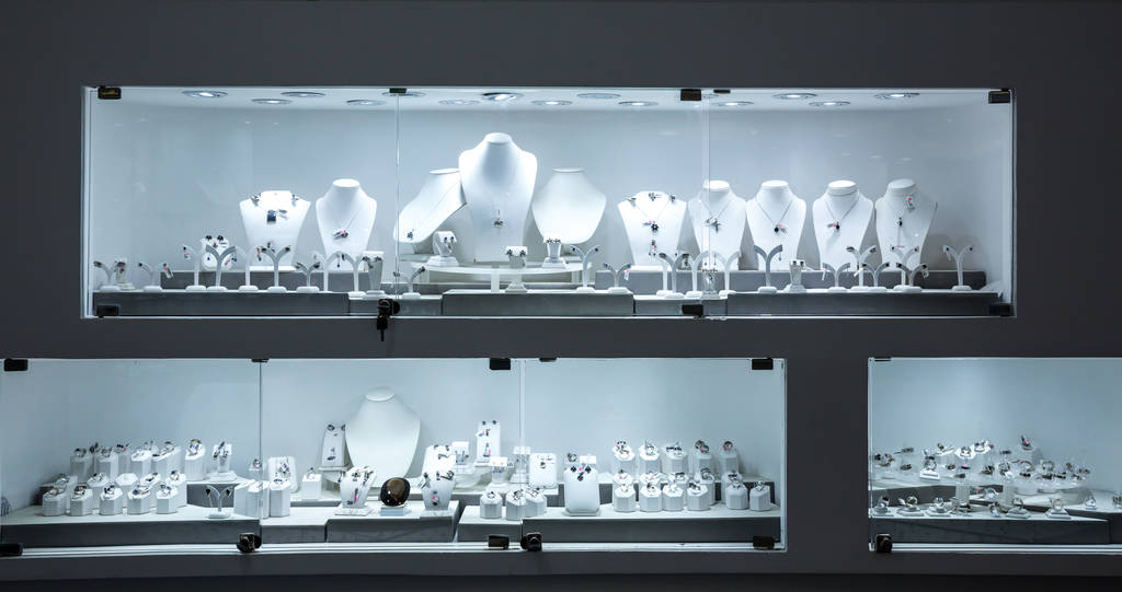 2022年6月30日珠宝首饰板块指数报411.73点 涨幅达1.87%