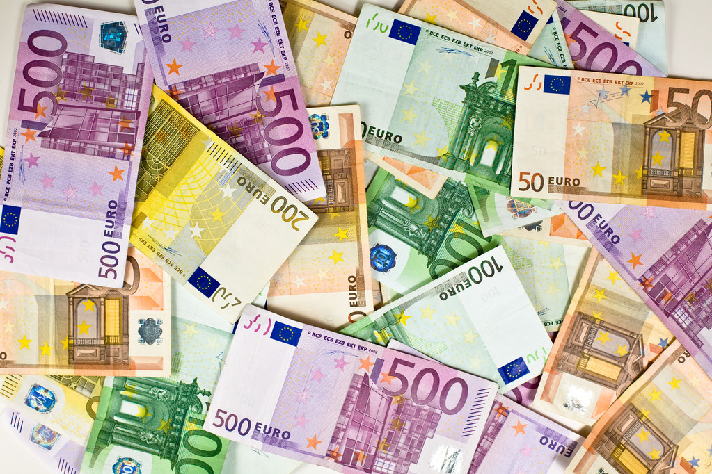 欧洲经济放缓 欧银加息施压欧元