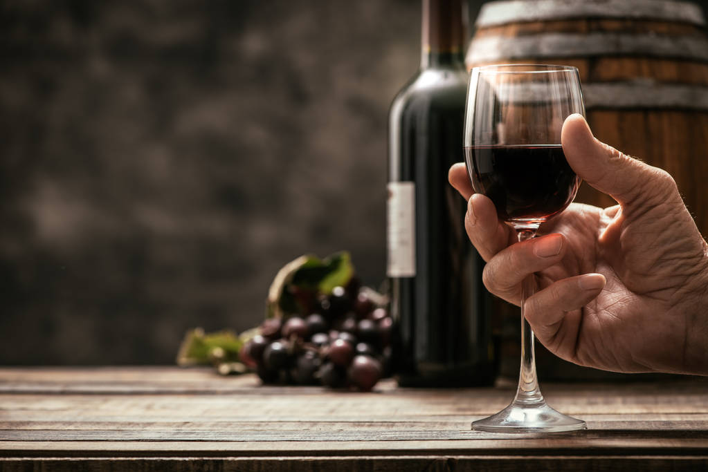 威龙葡萄酒股份有限公司 关于股东权益变动的提示性公告