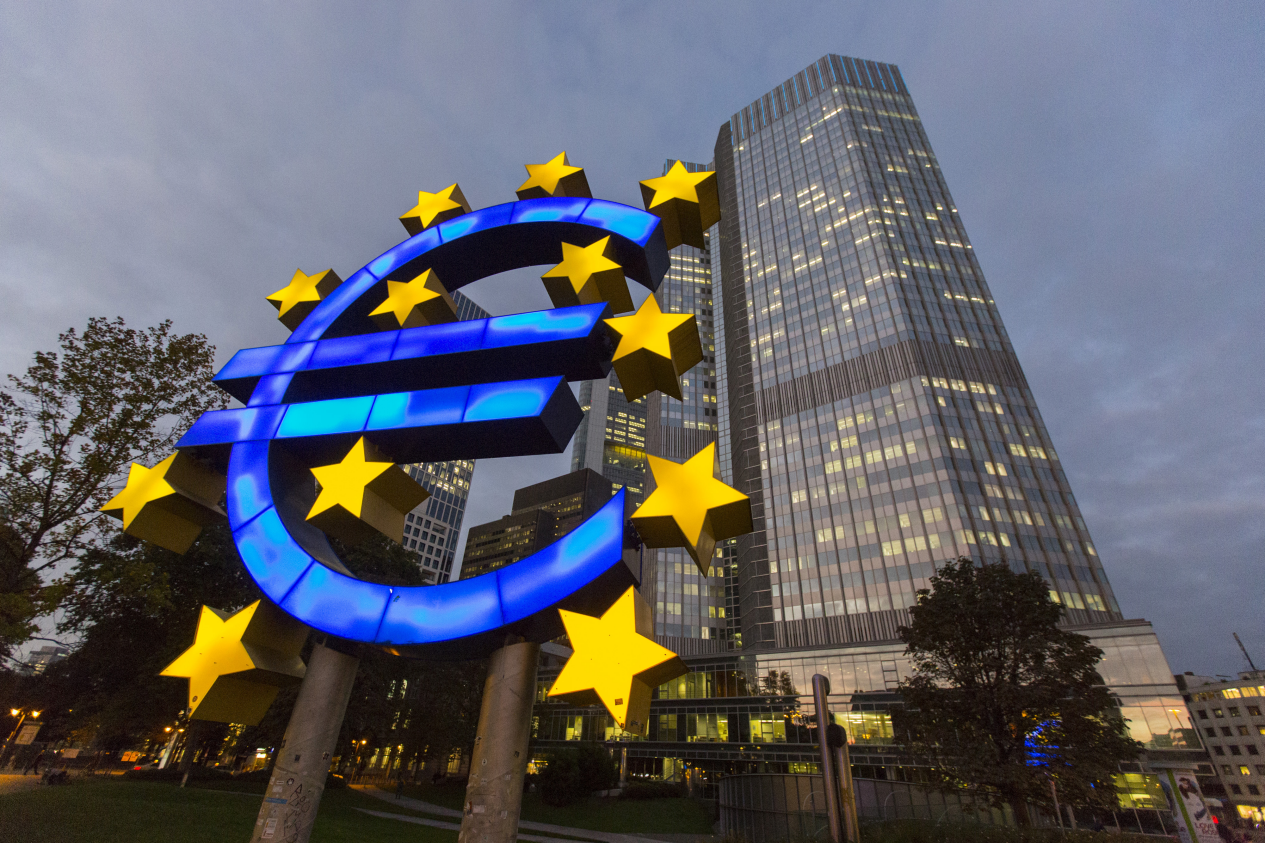 往死里逼！德国携欧元投降 美元仍不满足 欧元雕像也要被卖！