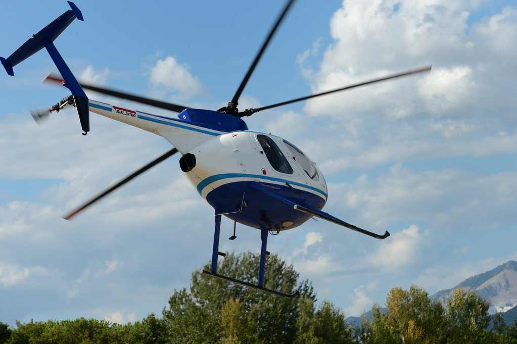 一架小型直升机在北京房山十渡景区附近坠毁