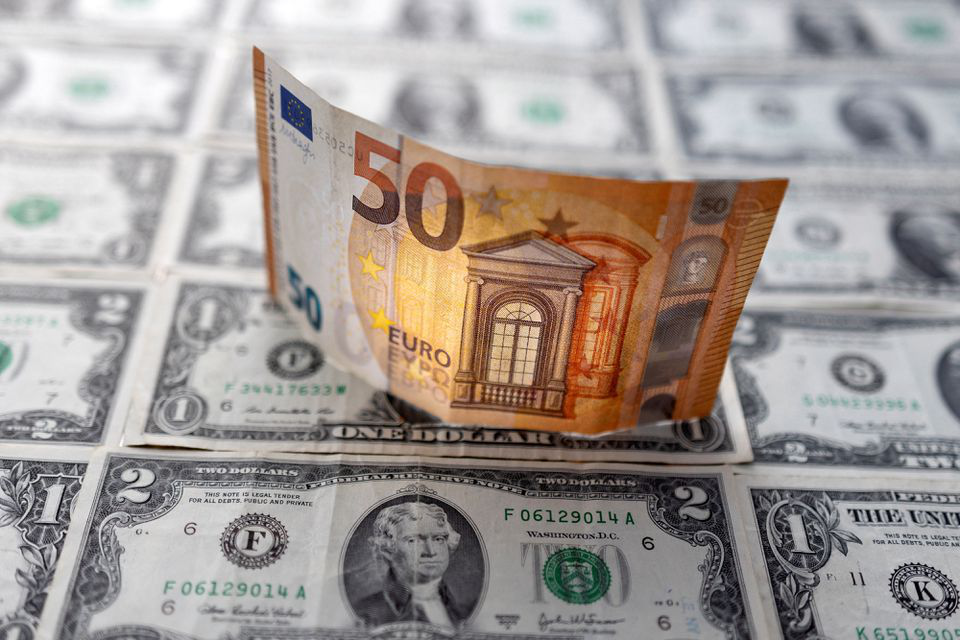 欧元跌至美元平价！但是跌势还远未结束 美国接下来的招可能更狠！