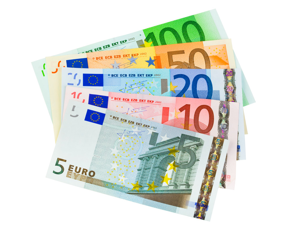 欧洲央行关注欧元汇率 迎来2011年来首次加息