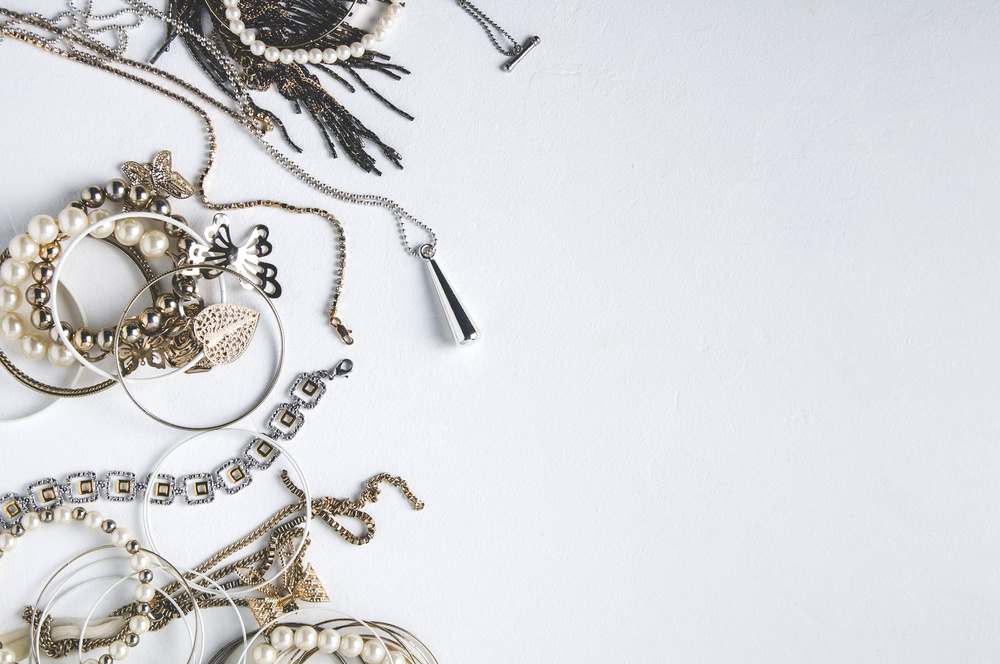 莱绅通灵发布2021年年报 营收增长7.89%