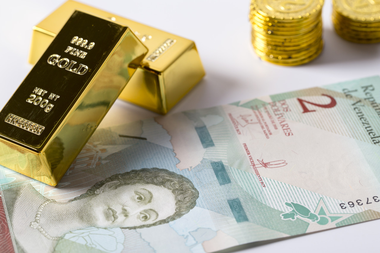 高盛称采取货币紧缩 黄金价格日线分析