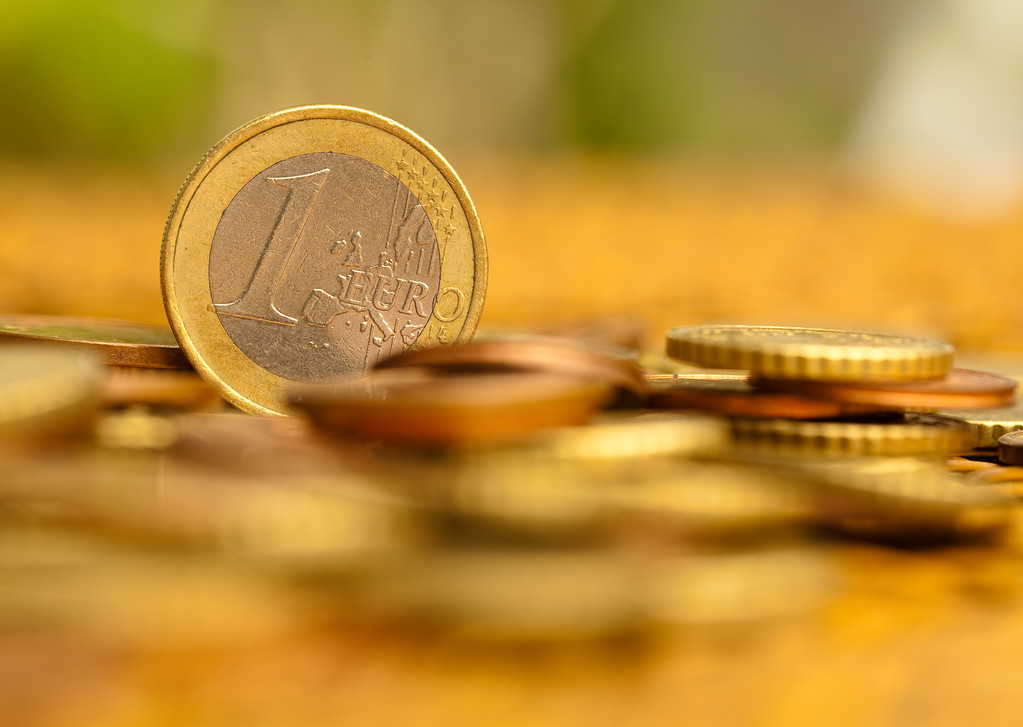 欧洲央行预期9月加息 欧元美元小幅收涨