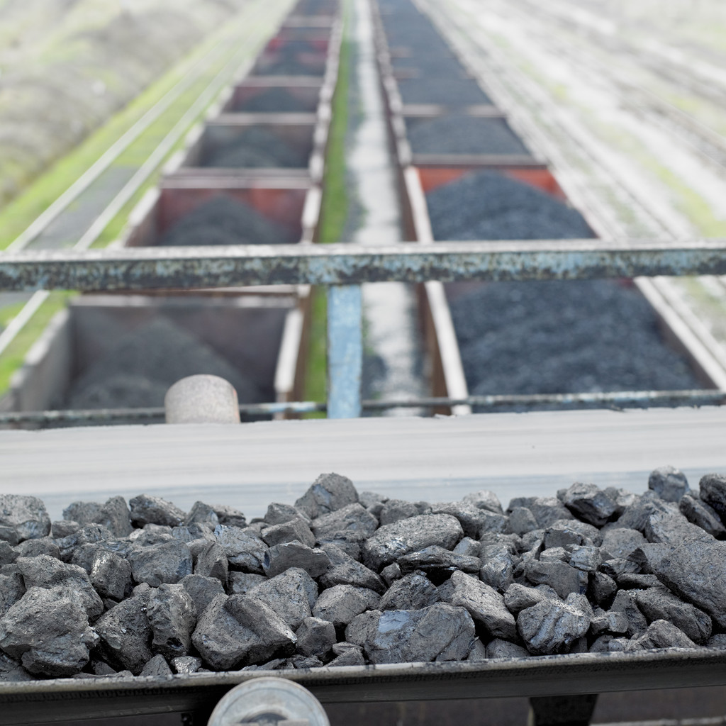蒙煤进口通关逐步恢复 预计焦煤价格或仍弱稳运行