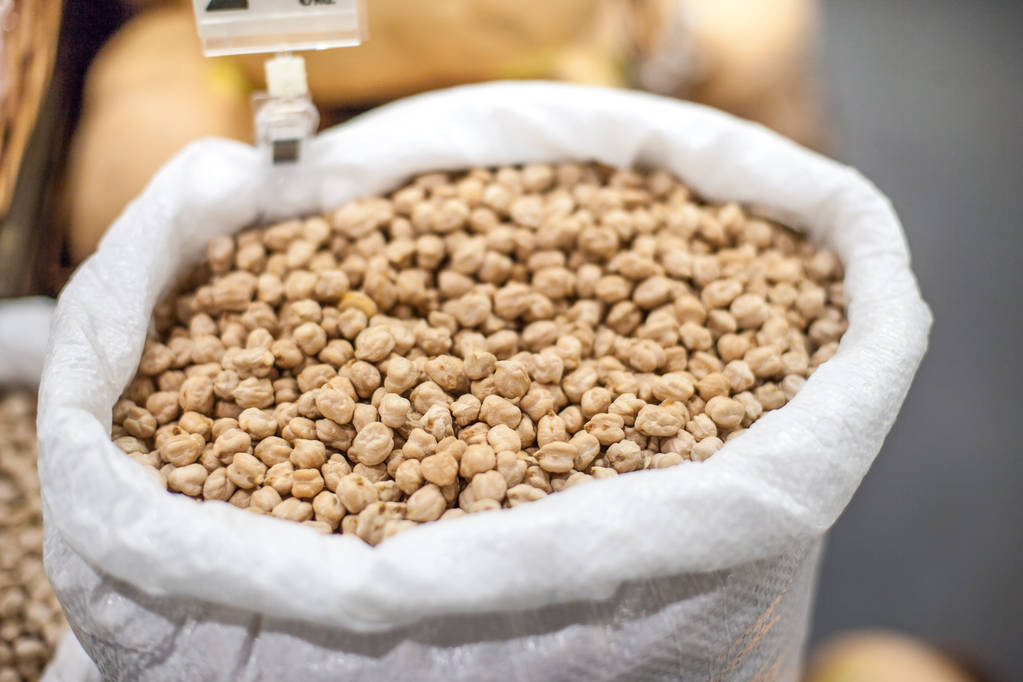 油粕市场呈现分化 美豆企稳带动豆粕回升