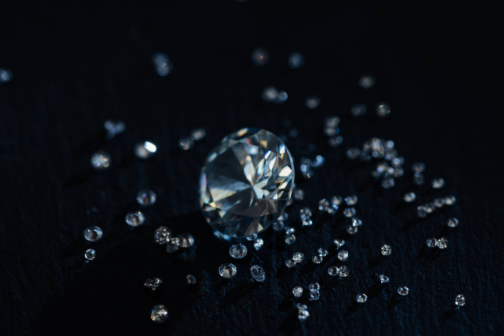 2022年8月17日培育钻石板块走强报1431.73点 涨幅达2.84%
