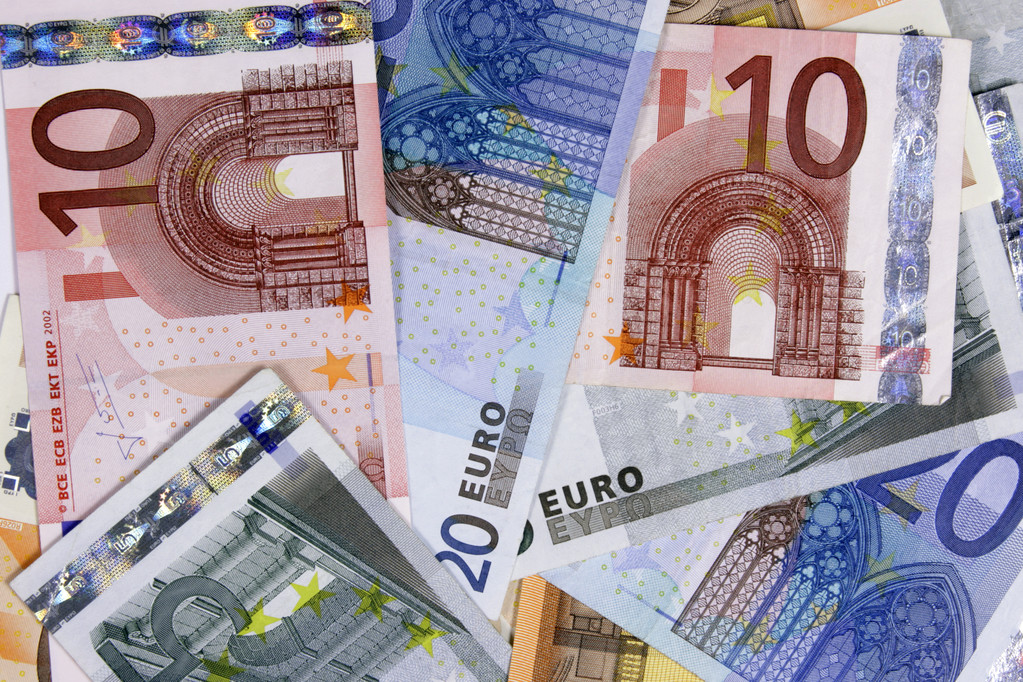 通胀前景正在恶化 欧元兑美元有所回落