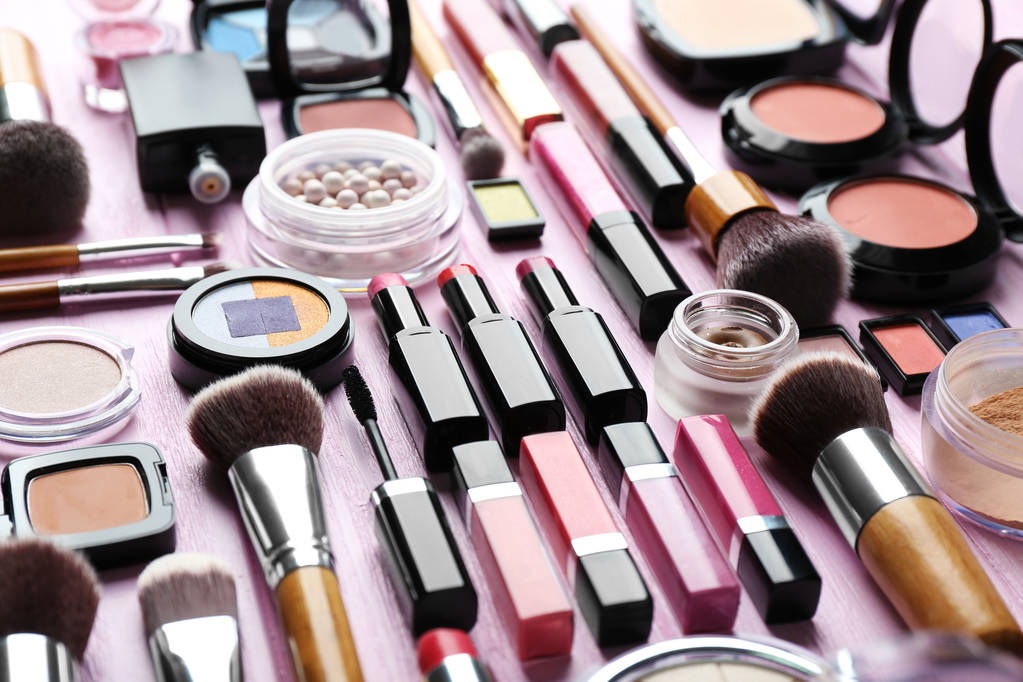 化妆品板块最新行情：2022年9月6日报969.69点 跌幅达0.29%