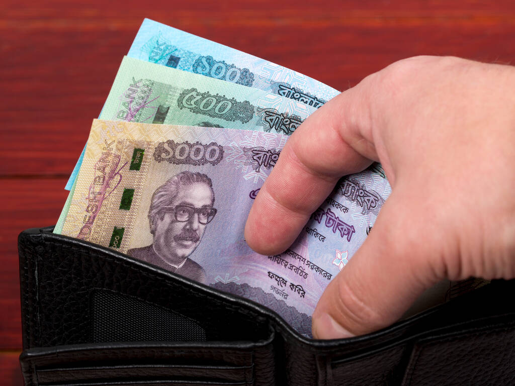 仅剩不到300亿外汇！孟加拉国关键时刻用人民币对冲美元升值！