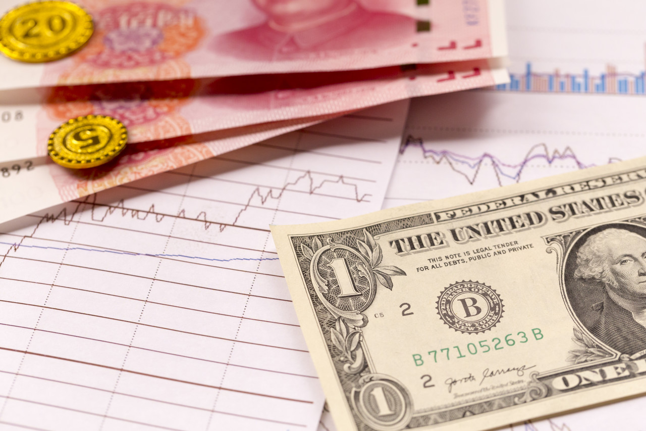 中国外汇储备迎来迅速企稳回升 人民币汇率跌幅明显收窄