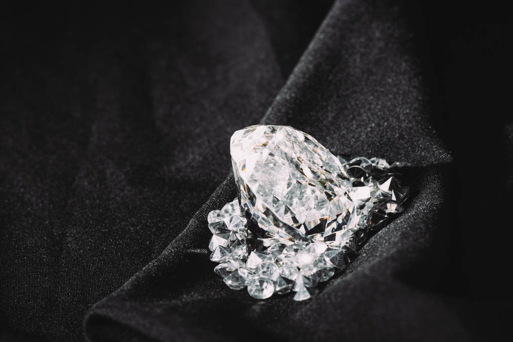 2022年11月11日培育钻石板块走强报1045.49点 涨幅达0.97%