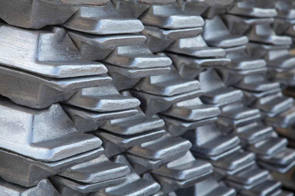 电解铝消费有下滑迹象 中短期铝价反复筑底