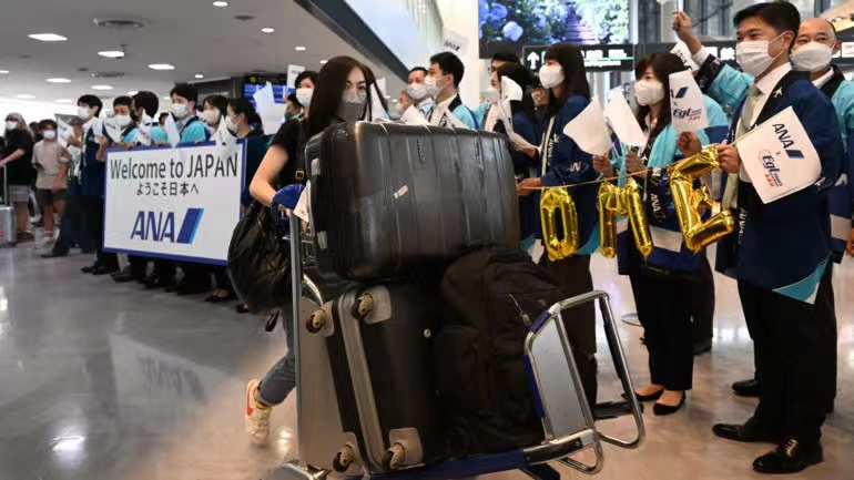 外国游客直线锐减 日本景点和购物场所出现经营困难濒临倒闭 