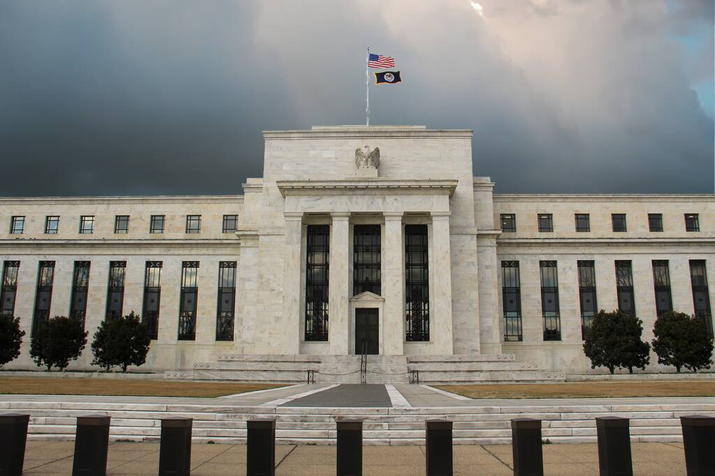 还有10家银行“危”！美联储加息终究引火上身 金融系统已崩溃！