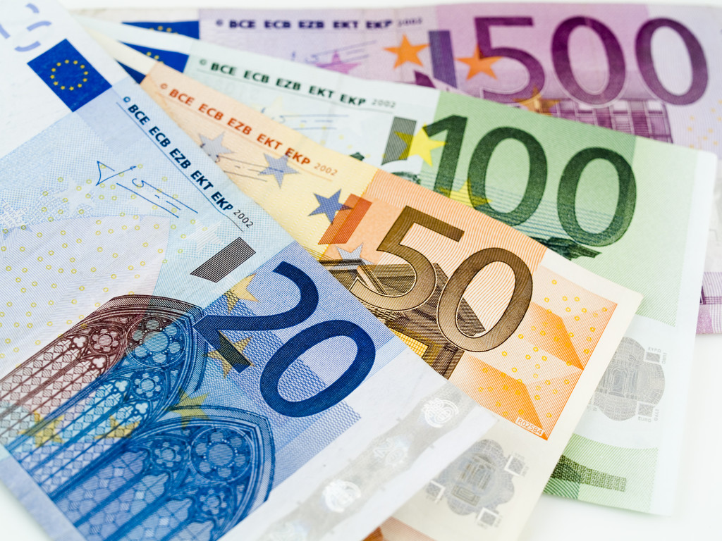 PMI数据显经济好转 欧元在1.0800以下徘徊