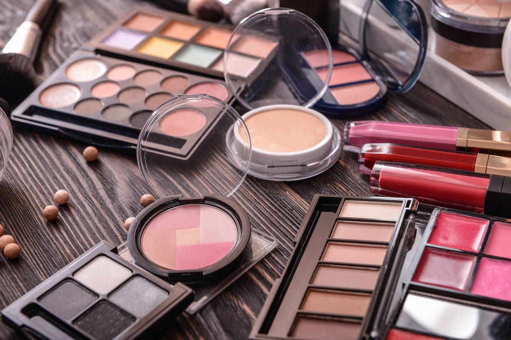 化妆品板块最新行情：2023年4月7日报1063.85点 涨幅达0.04%