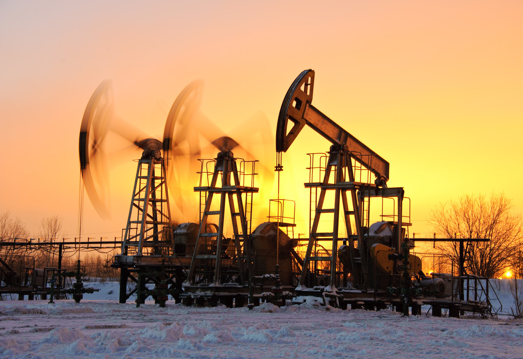 原油随着宏观震荡上移价格中枢