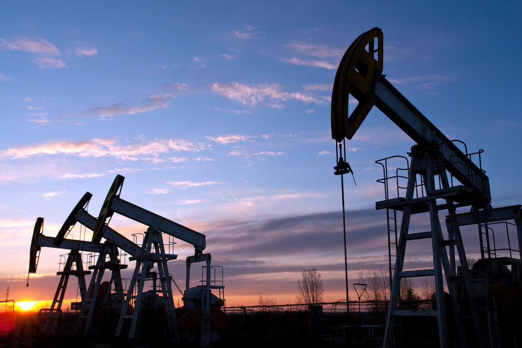 原油市场短期弱势 供需出现利空变化