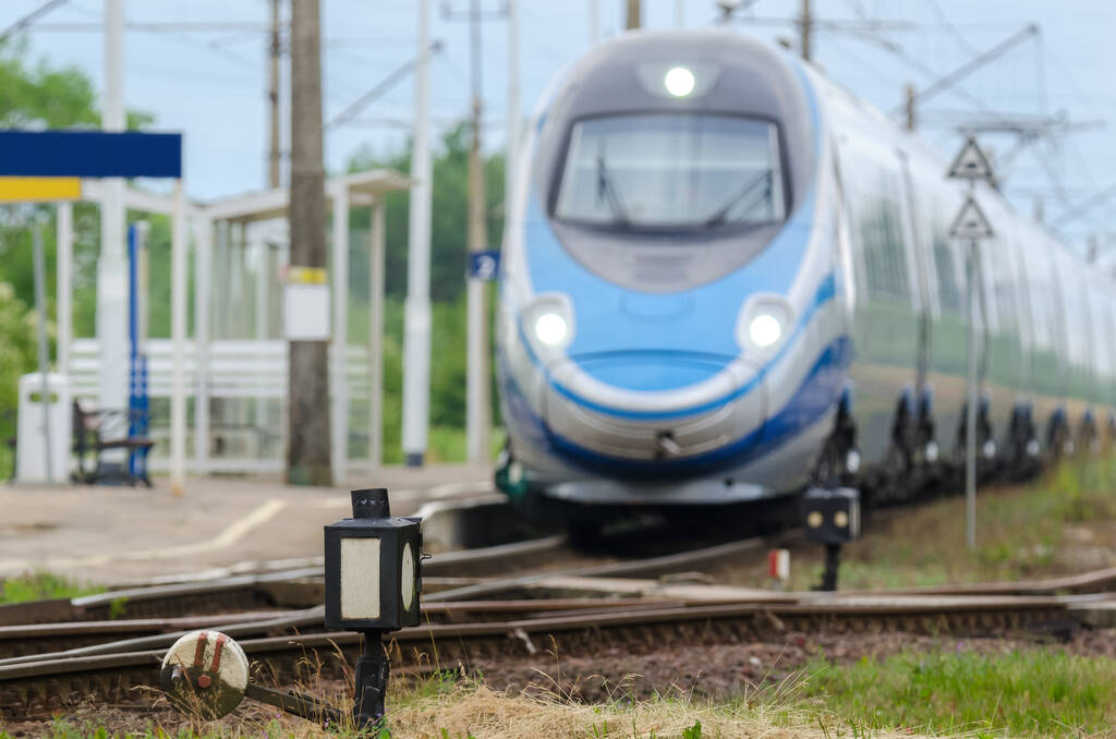 中国用人工智能造高铁！桥梁、隧道、架空接触网样样精通