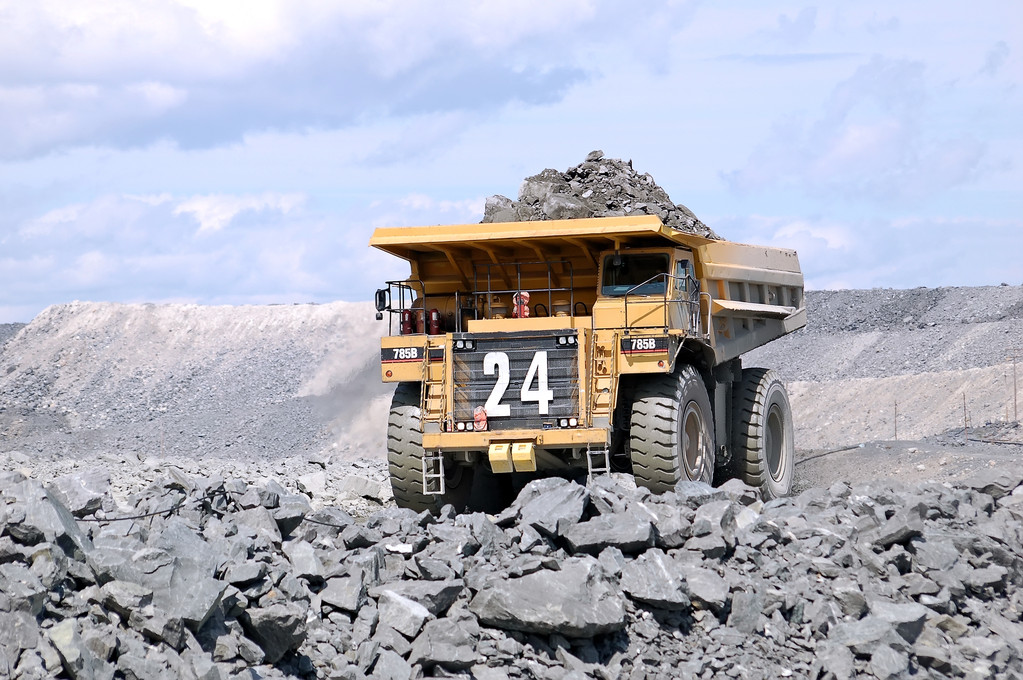 铁矿石价格或保持弱势 钢厂限产确定性加大